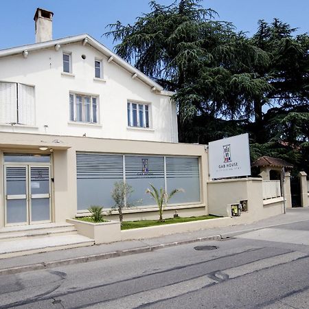 Hotel Gab House Bron Zewnętrze zdjęcie