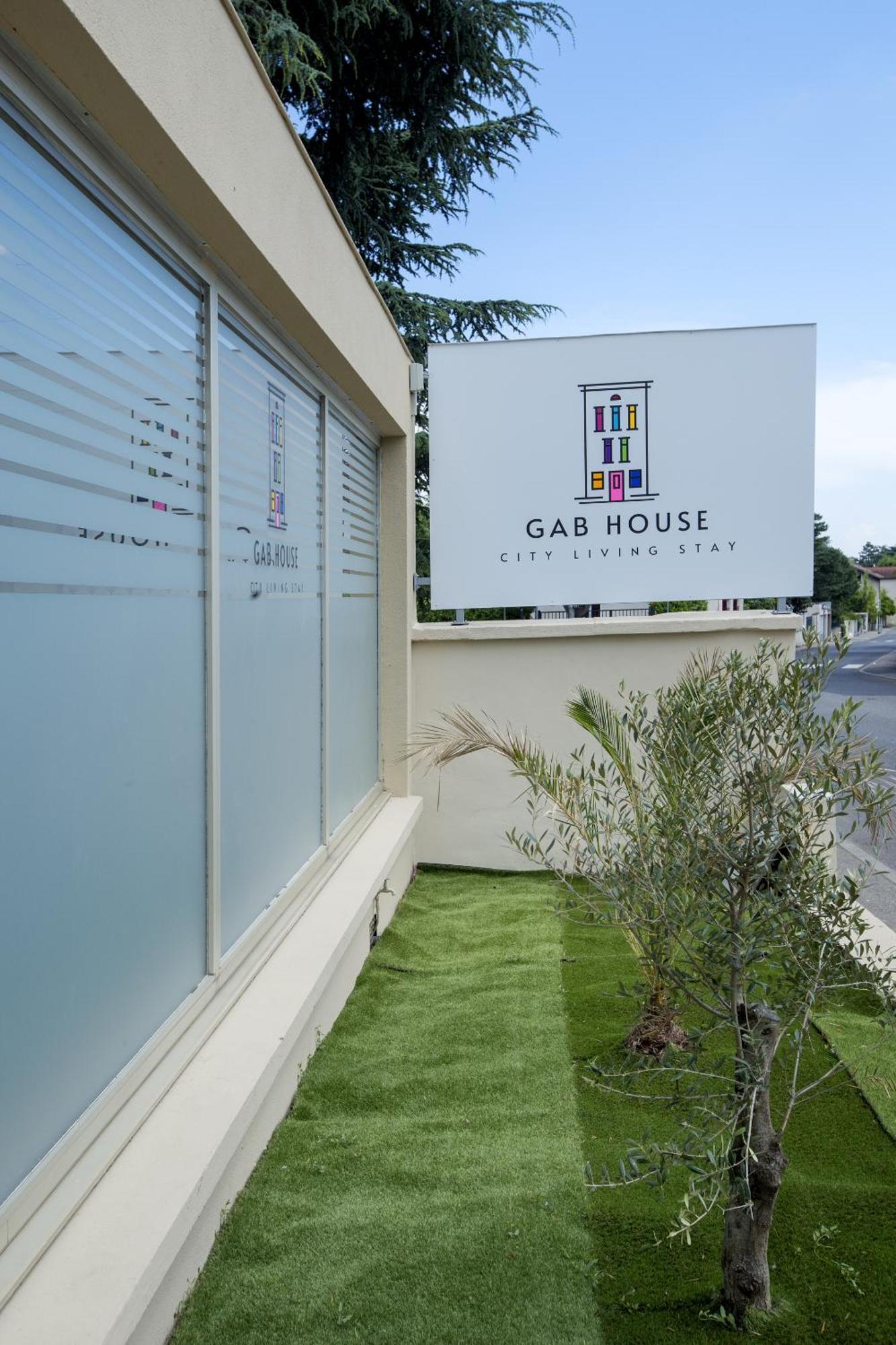 Hotel Gab House Bron Zewnętrze zdjęcie
