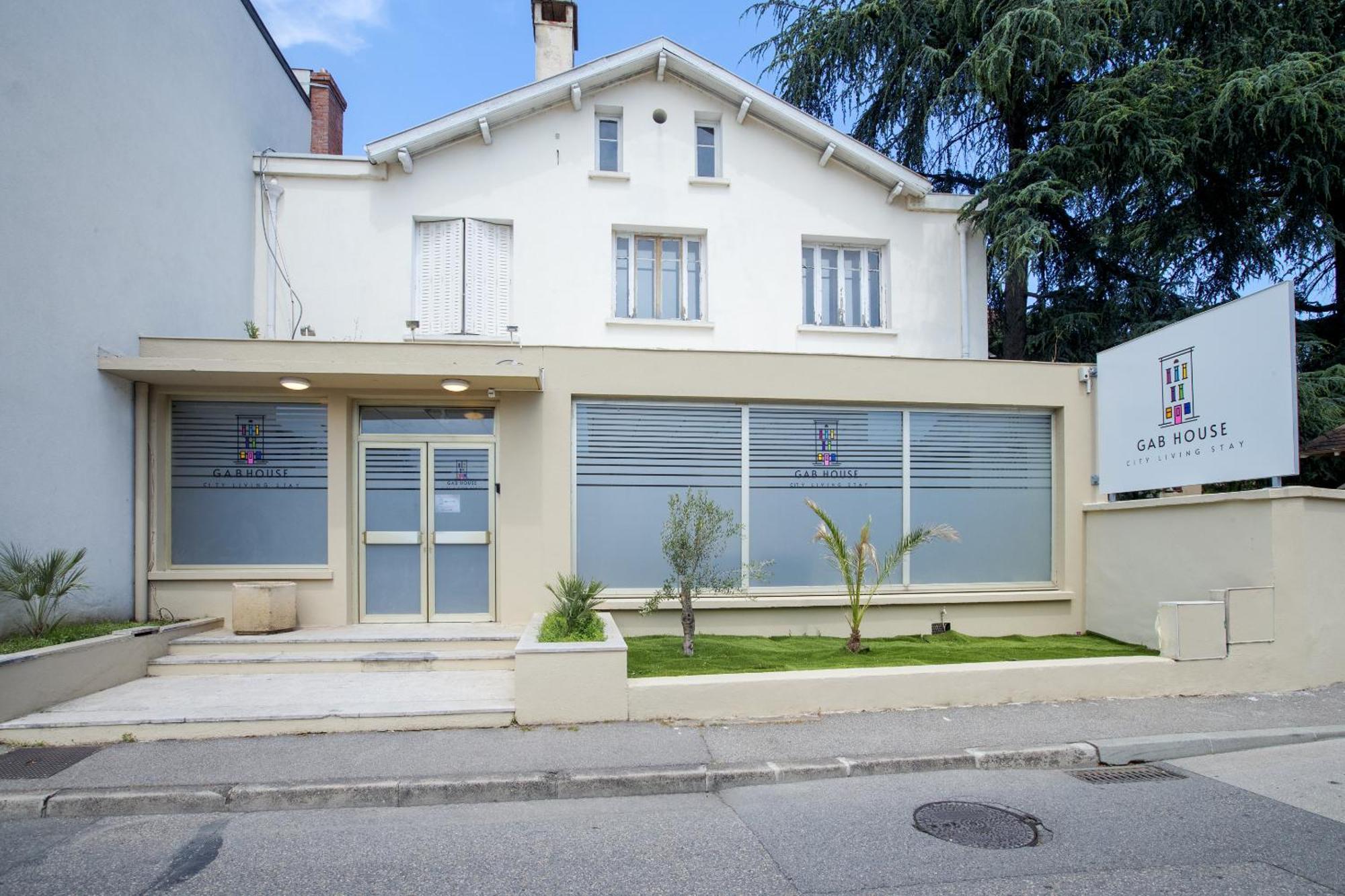 Hotel Gab House Bron Zewnętrze zdjęcie